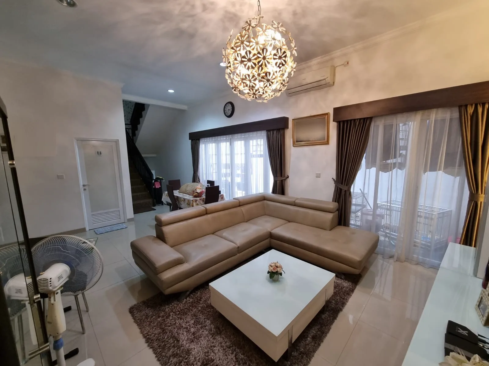 Rumah Dijual di Bintaro Sektor 9, 3 Lantai Siap Huni dengan SHM