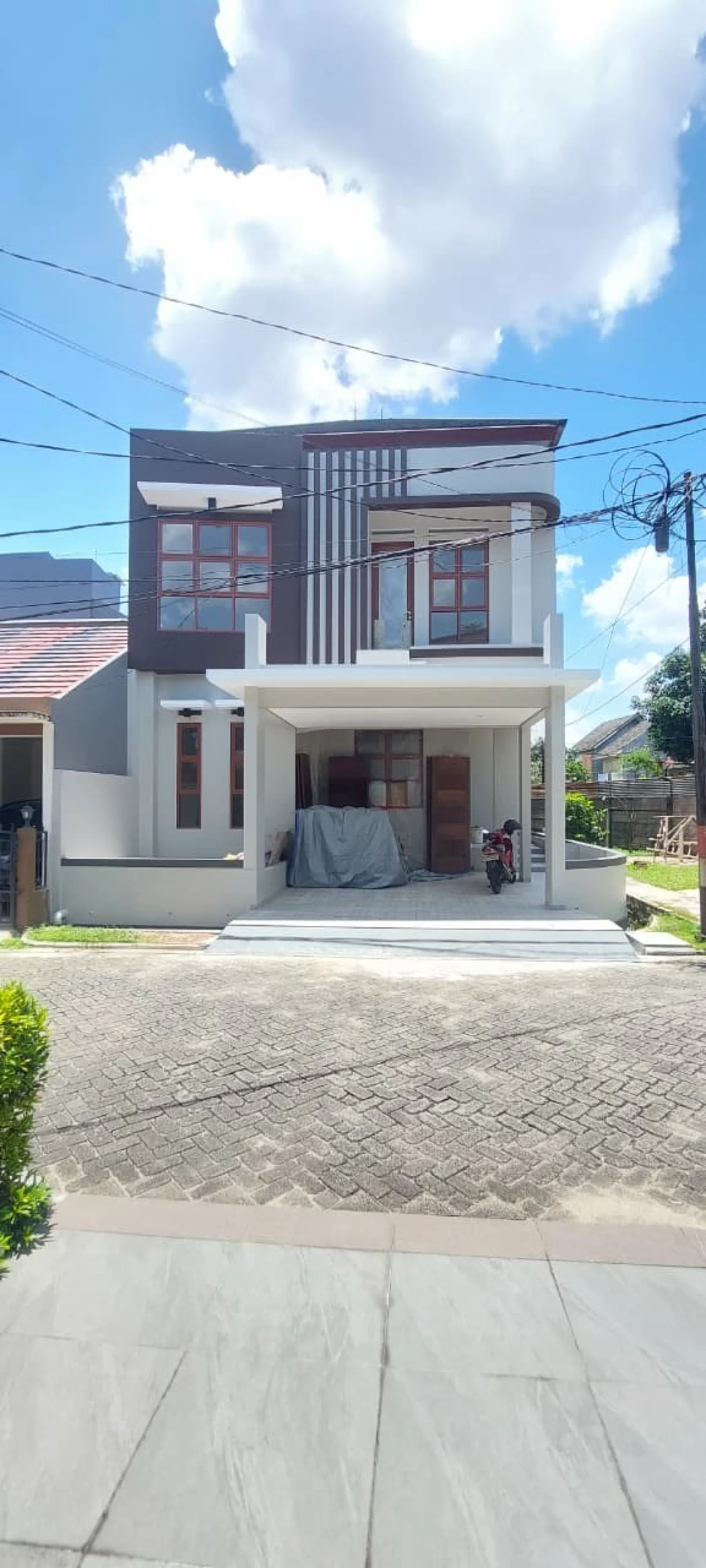 Rumah Nyaman 2 Lantai di Graha Bintaro dengan Lokasi Strategis