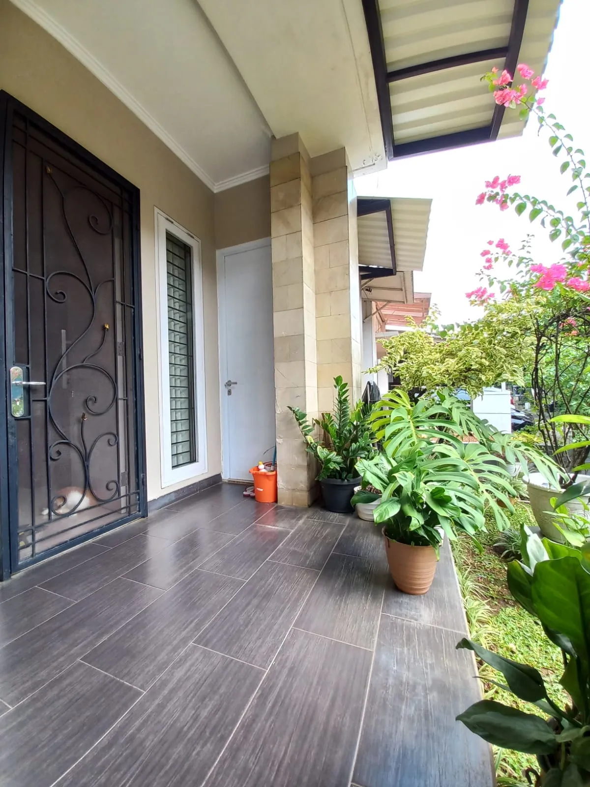 Rumah Dijual di Graha Bintaro, 2 Lantai Siap Huni dengan SHM