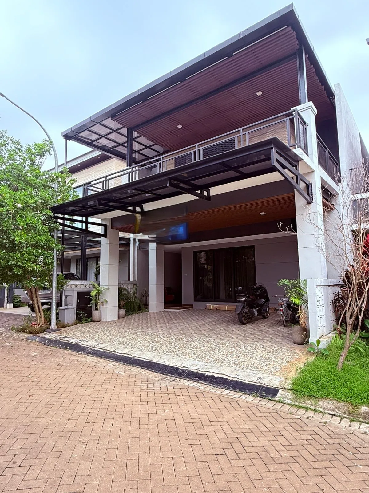 Dijual Rumah Semi Furnished siap huni di Discovery Alton Bintaro
