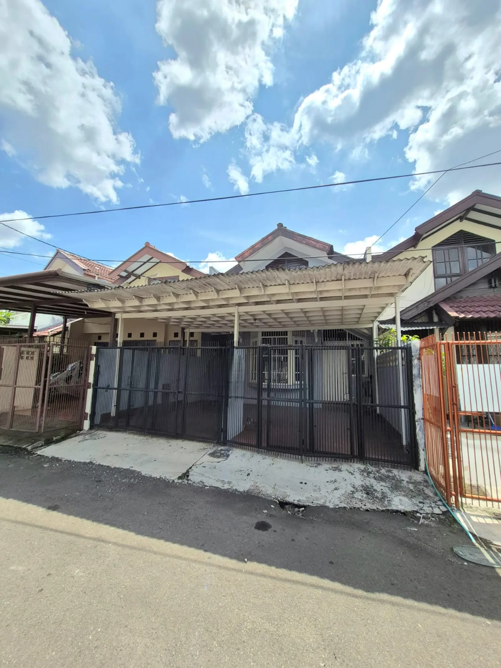Rumah Dijual di Bintaro Sektor 2, 1 Lantai Nyaman Harga Terjangkau SHM