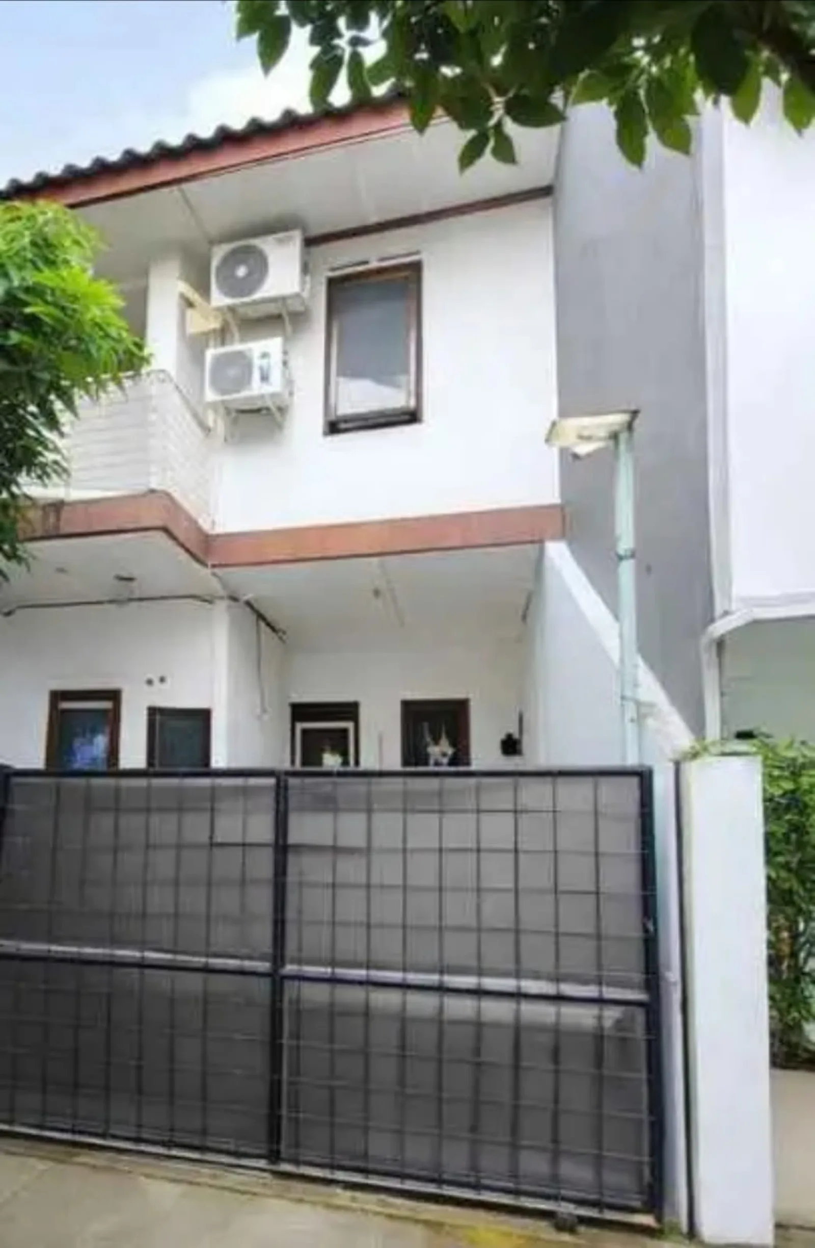 Rumah Dijual di Bintaro Sektor 5, 2 Lantai Harga Terjangkau SHM