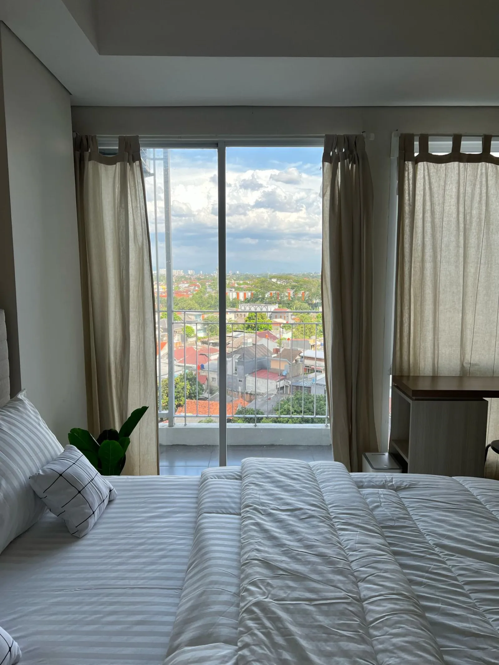 Apartment Studio Dijual di Bintaro Sektor 3A, View Kolam Renang SHM