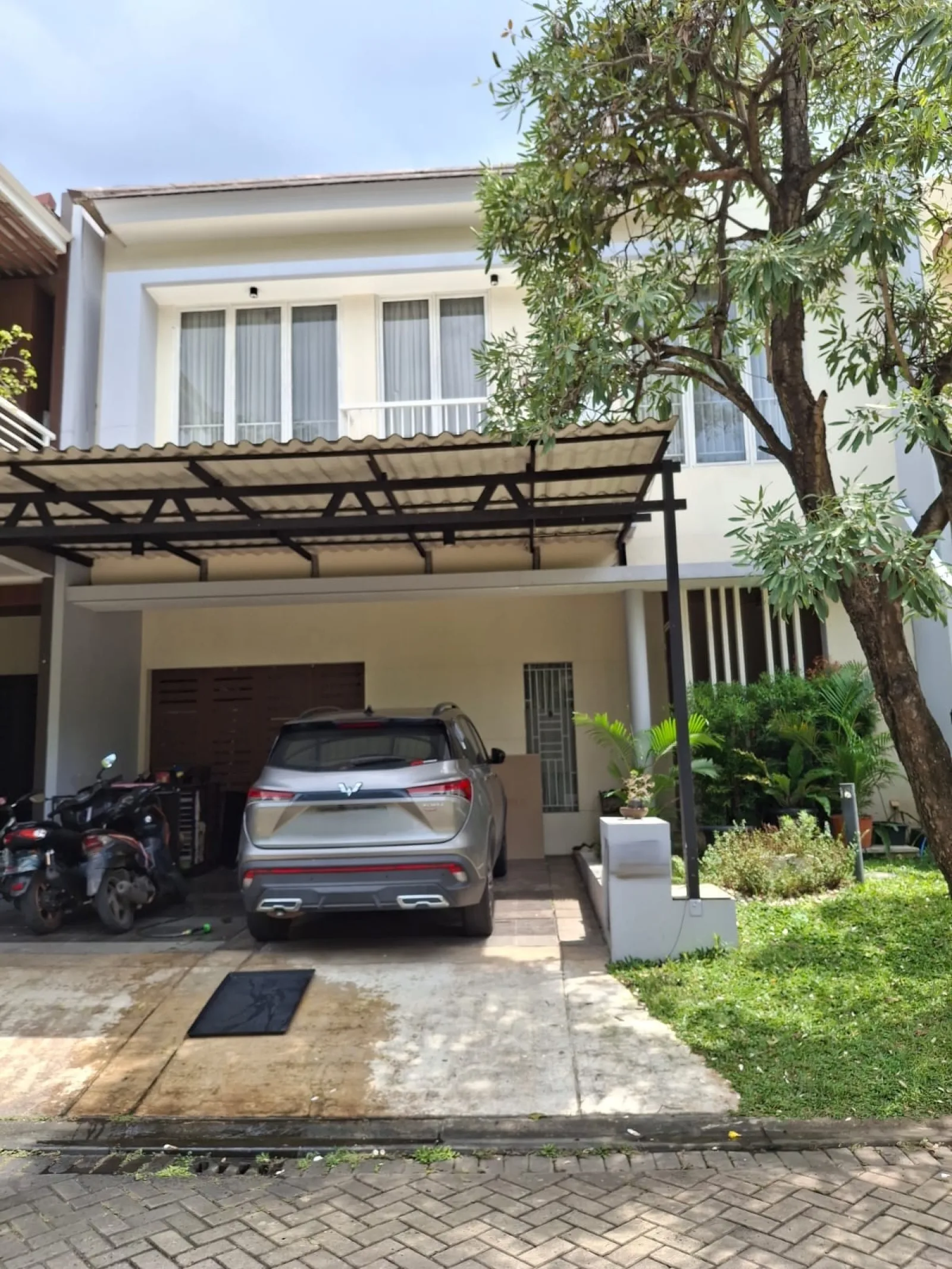 Rumah Dijual di Graha Raya, 2 Lantai Furnished Modern SHM