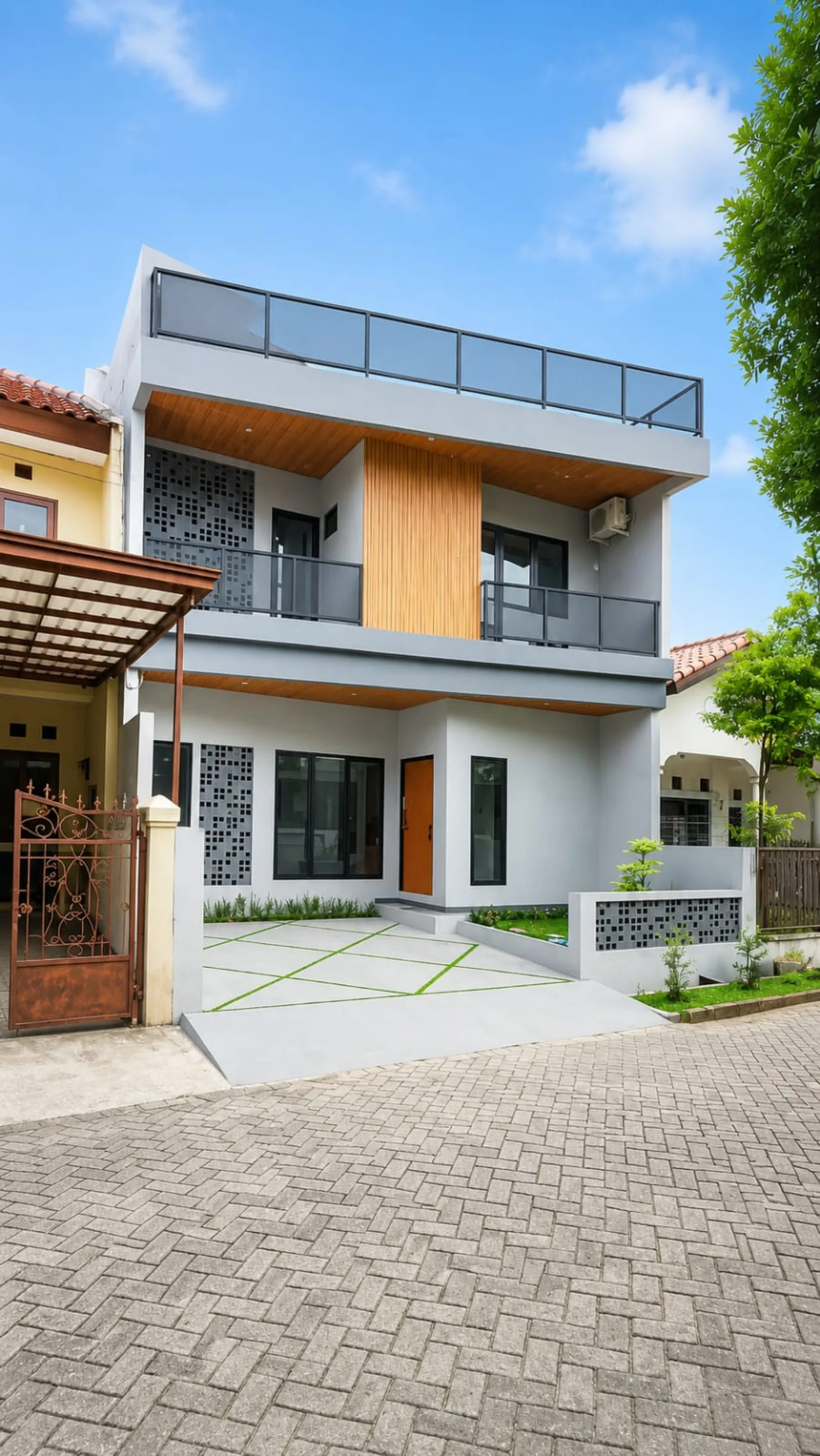 Rumah Dijual di Graha Raya, 2,5 Lantai dengan Kitchen Set dan SHM