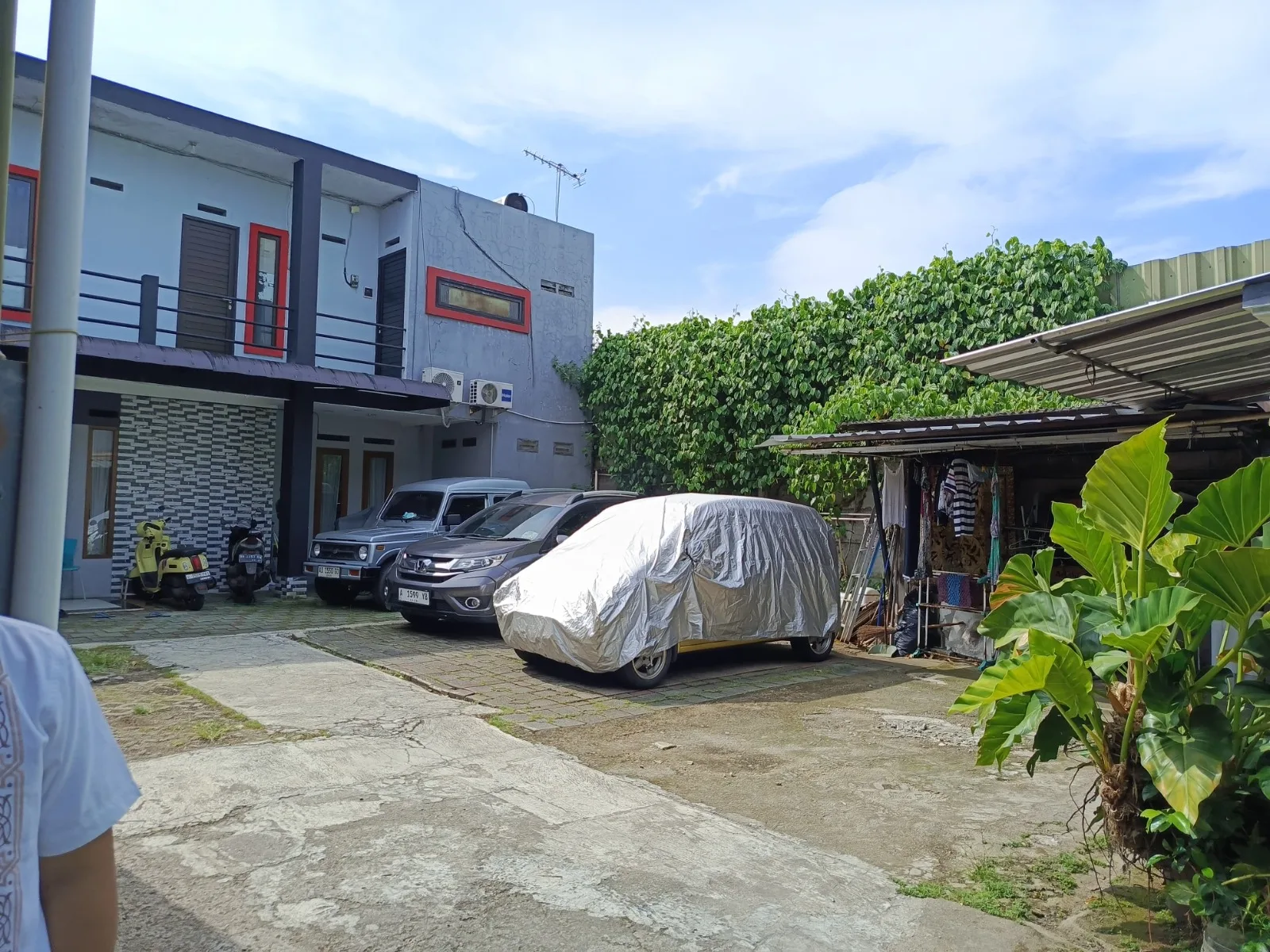 Kos-Kosan Perumahan Pondok Jaya LT 860 m², LB 620 m², 40 Kamar, Fully Furnished – Rp 16 Miliar Nego