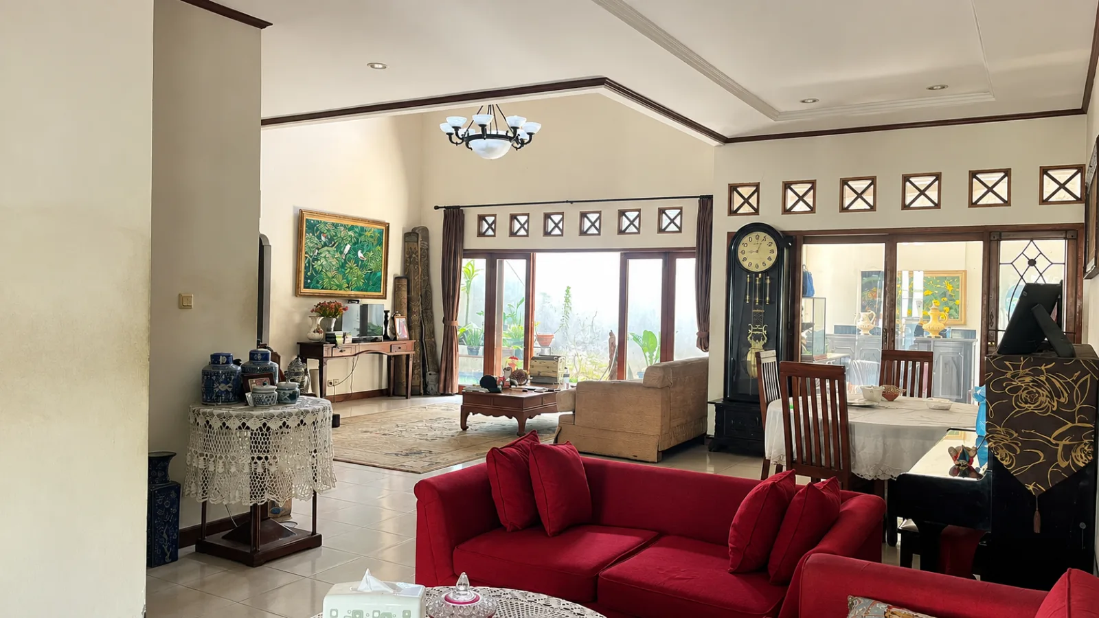 Rumah Luas 2 Lantai di Bintaro Sektor 9 dengan Lokasi Premium
