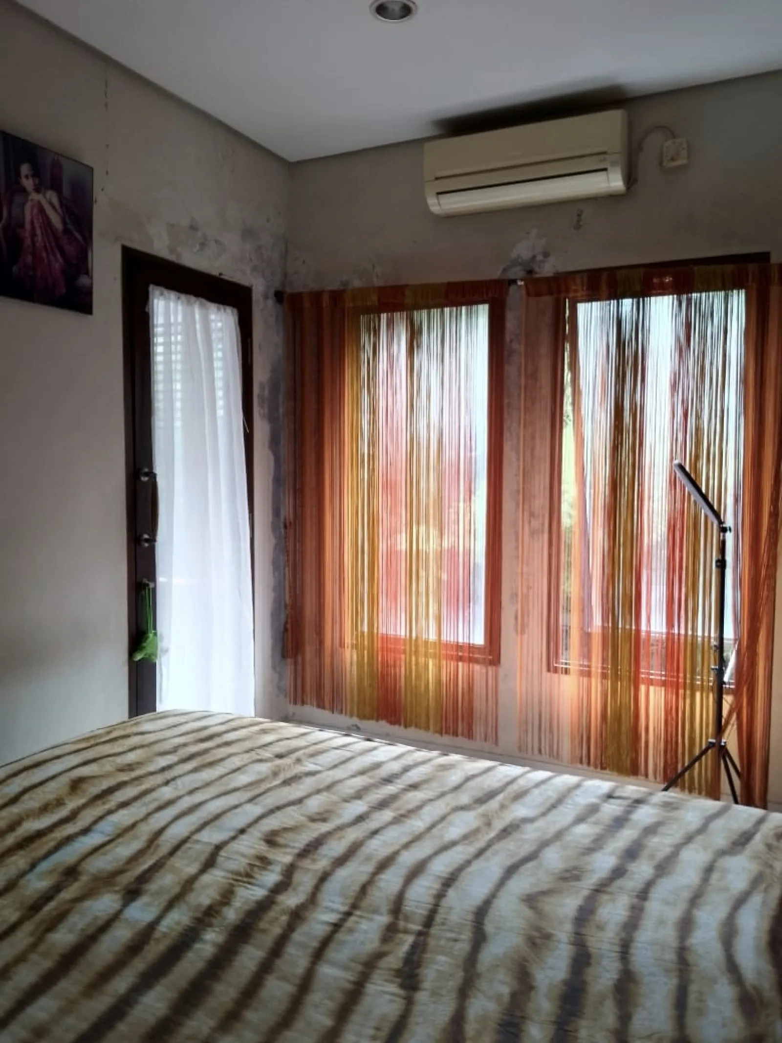 Rumah Nyaman 2 Lantai di Emerald Bintaro dengan Lokasi Strategis
