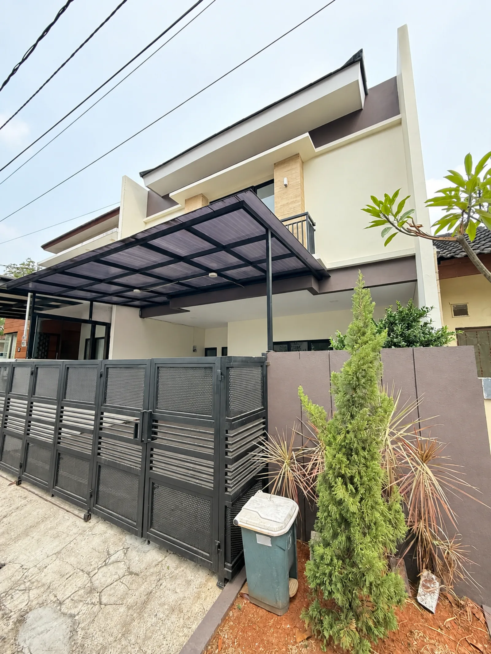 Rumah Nyaman 2 Lantai di Graha Bintaro dengan Fasilitas Premium