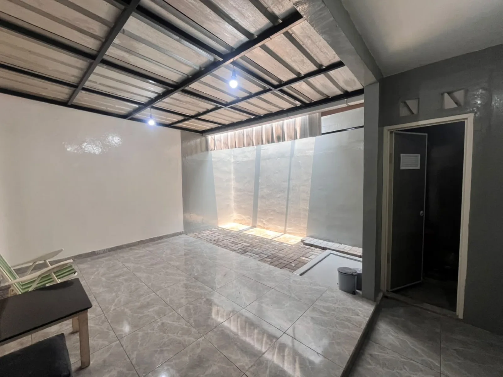 Rumah Nyaman 1 Lantai di Graha Raya dengan Lokasi Strategis