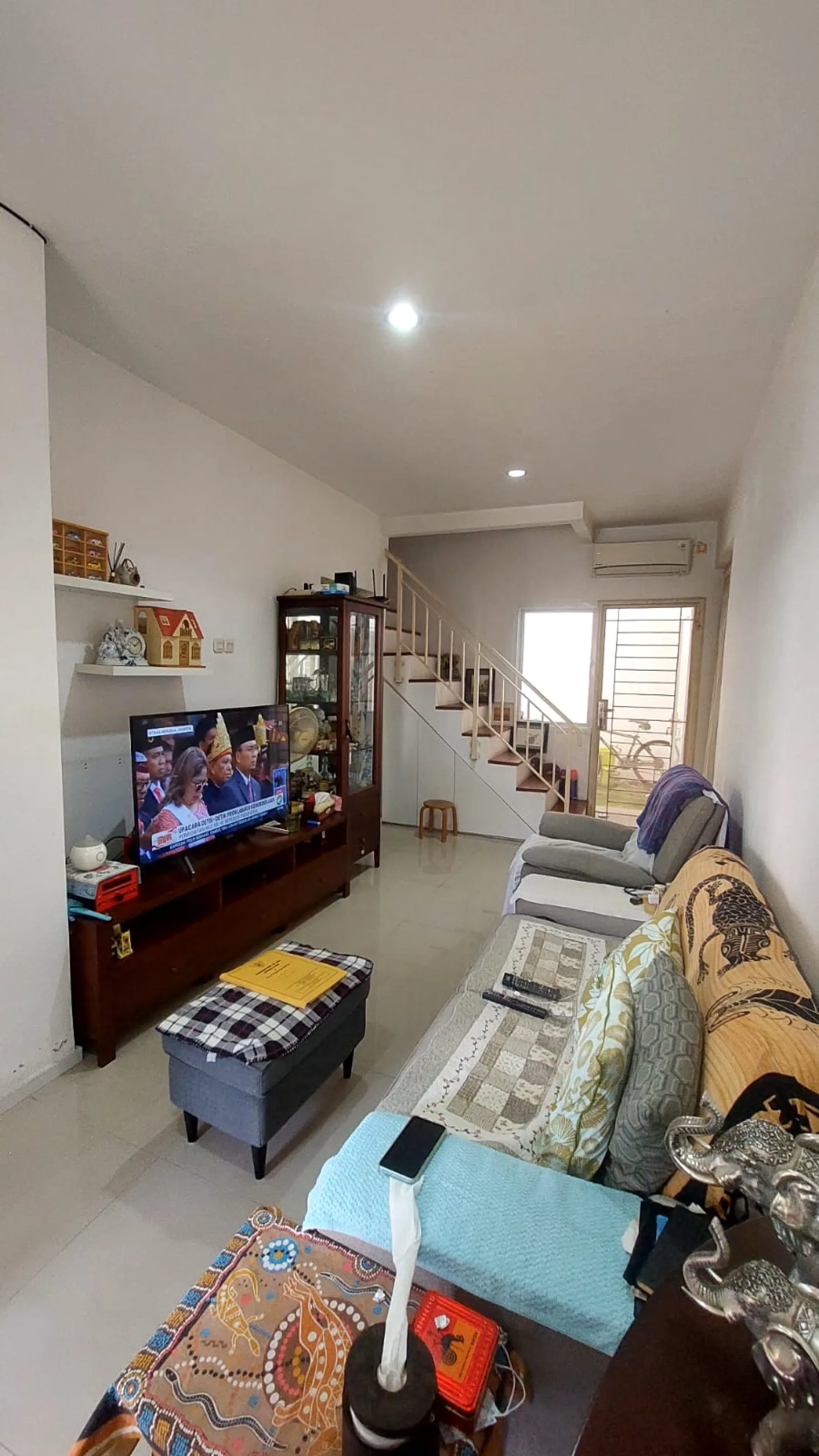 Rumah Nyaman di Bintaro Sektor 9 dengan 3+1 Kamar Tidur dan 5 AC
