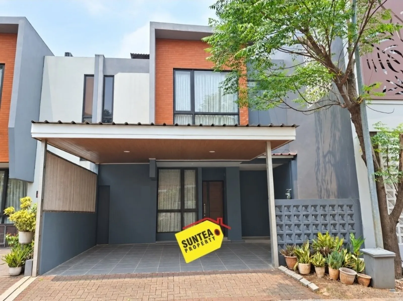 Rumah Dijual di Kebayoran Bintaro, 2 Lantai dengan 3+1 Kamar Tidur dan SHM