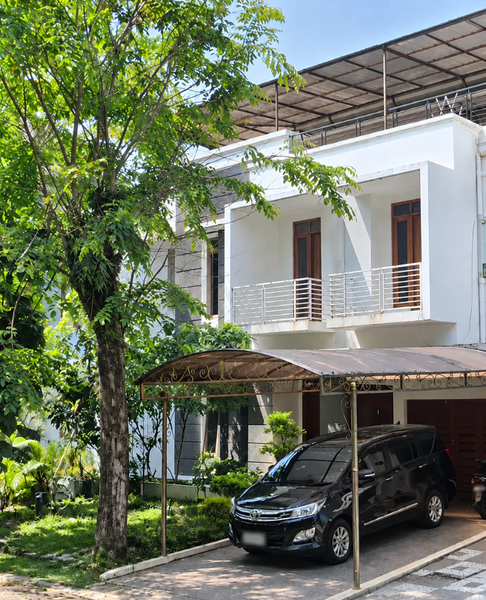 Rumah Dijual di Bintaro Sektor 9, 3 Lantai Fully Furnished dengan SHM