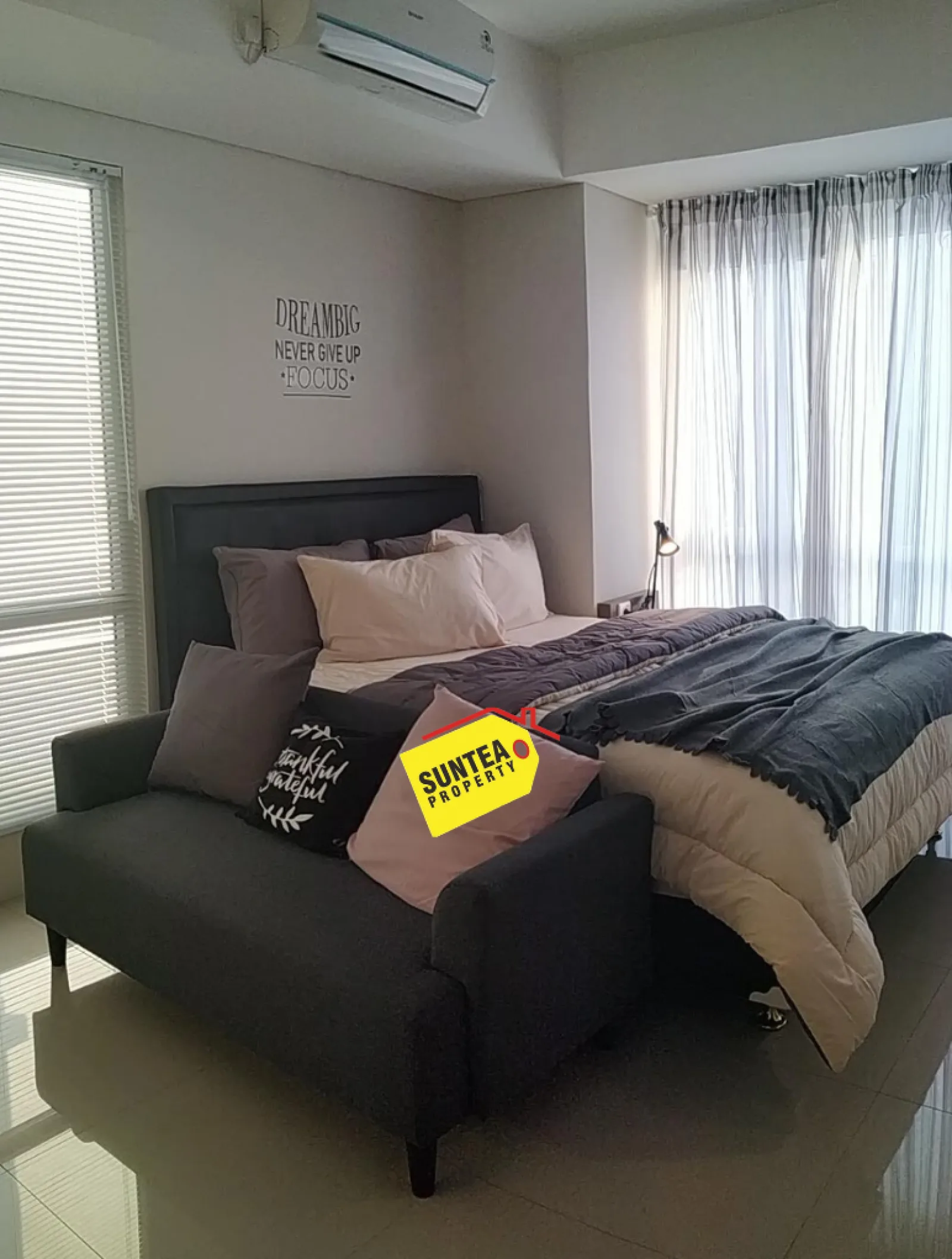 Apartemen Dijual di Bintaro, Lantai 10 dengan AC dan Kulkas