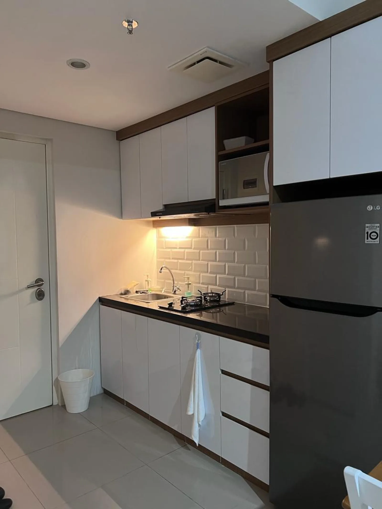 Apartemen Dijual di Bintaro, Lantai 32 dengan Fasilitas Lengkap dan SHM