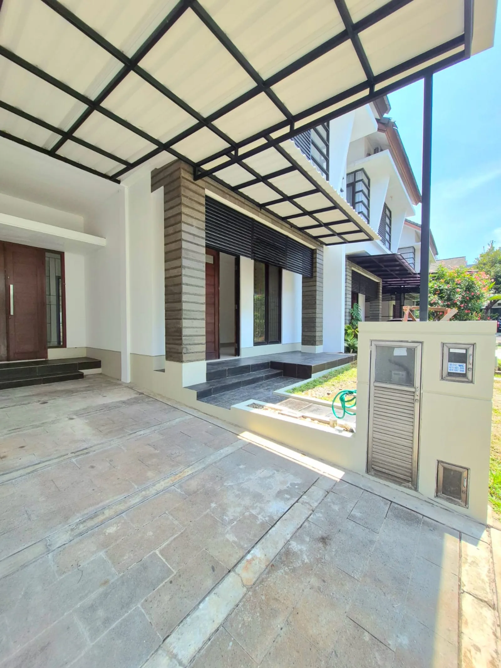 Disewakan Rumah di Emerald Bintaro, Fully Equipped dengan Kitchen Set dan 2 Water Heater