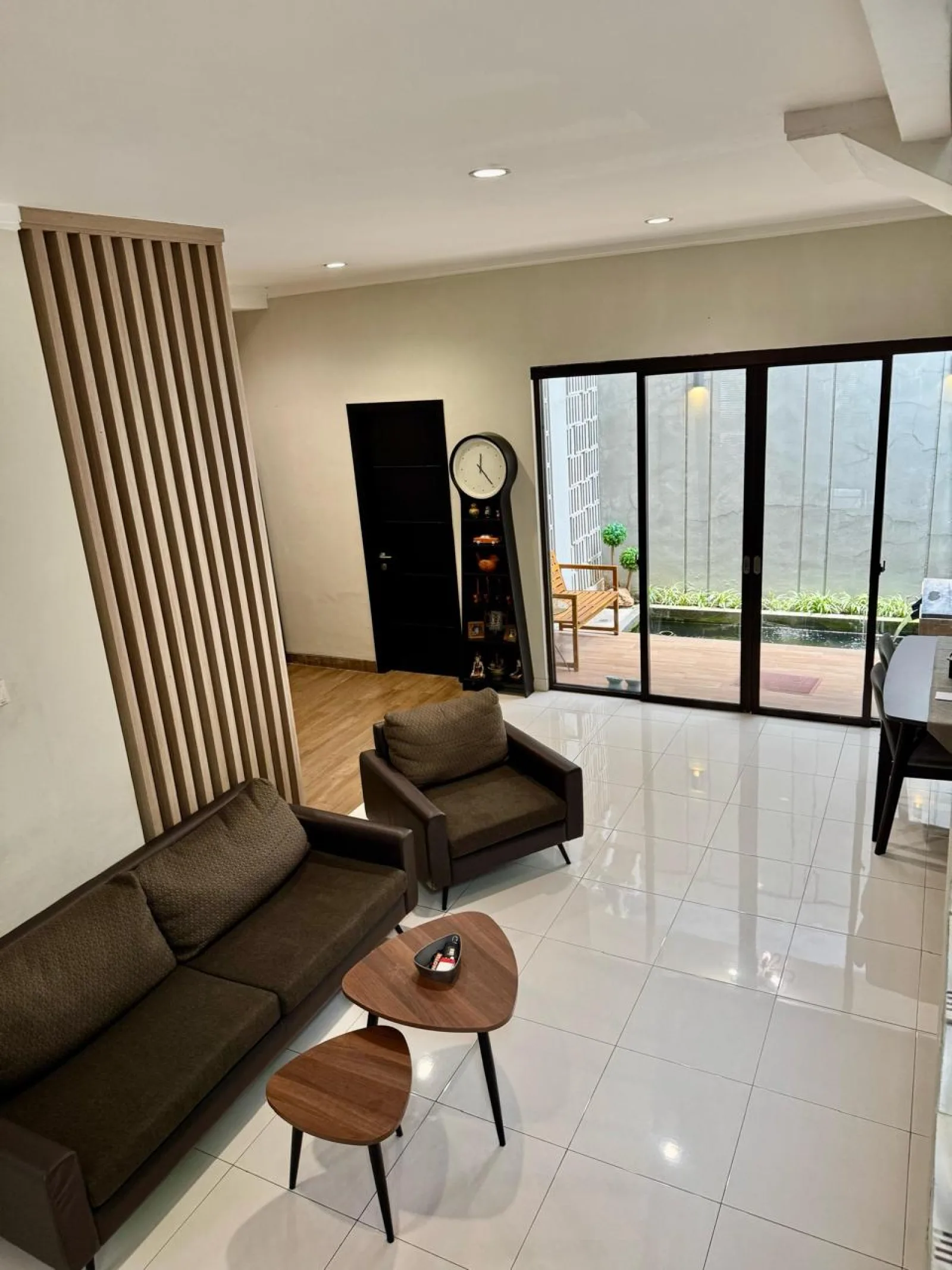Rumah dijual siap huni semi furnished di Discovery Bintaro Jaya Sektor 7