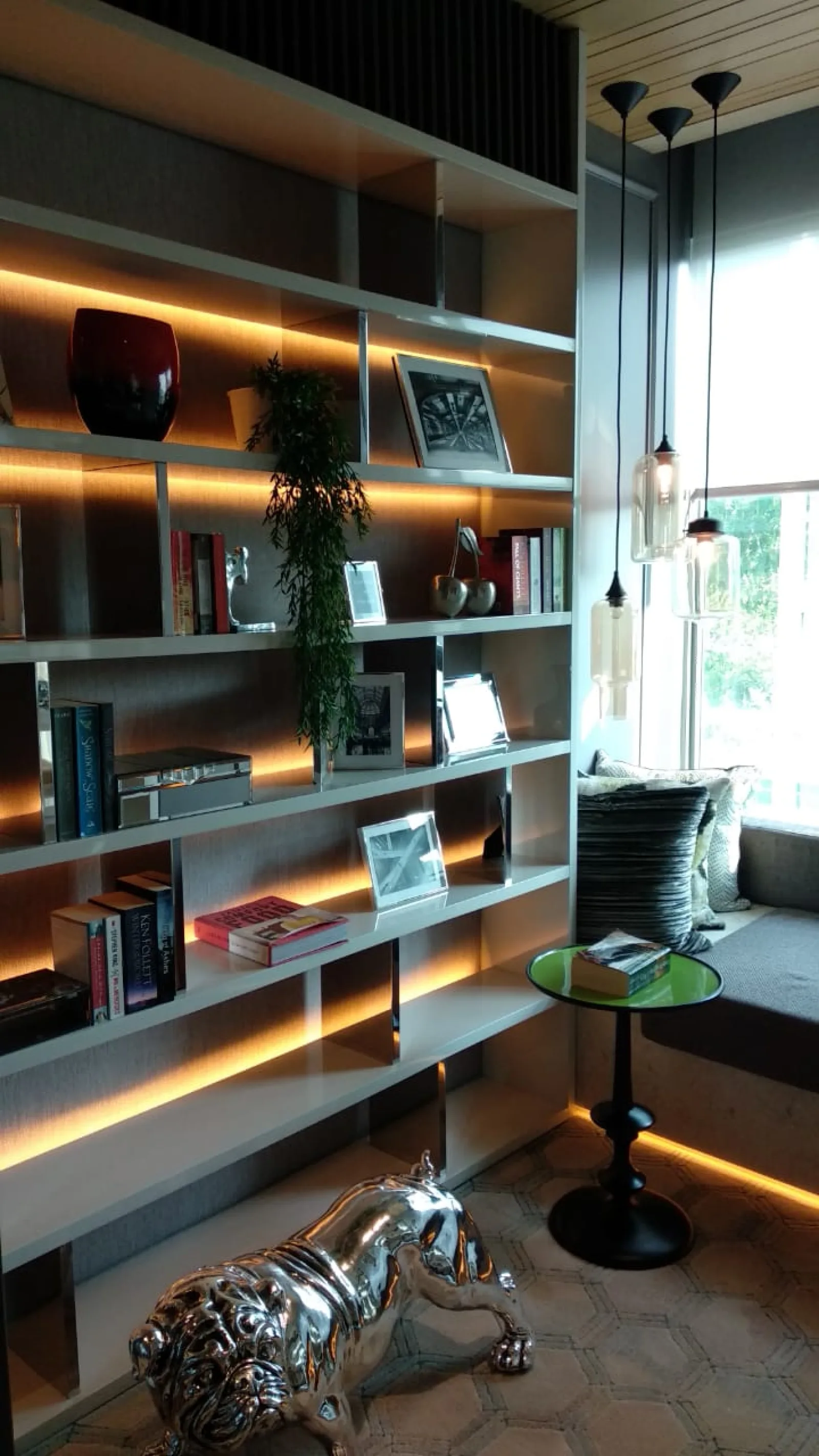 Apartemen Dijual di Embarcadero, Unit Siap Huni dengan Kitchen Set dan Wardrobe