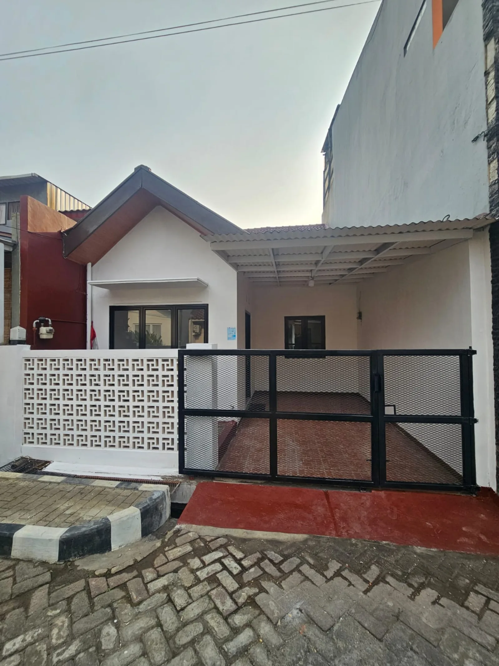Rumah Dijual di Pondok Aren, Siap Huni dengan Kitchen Set dan SHM