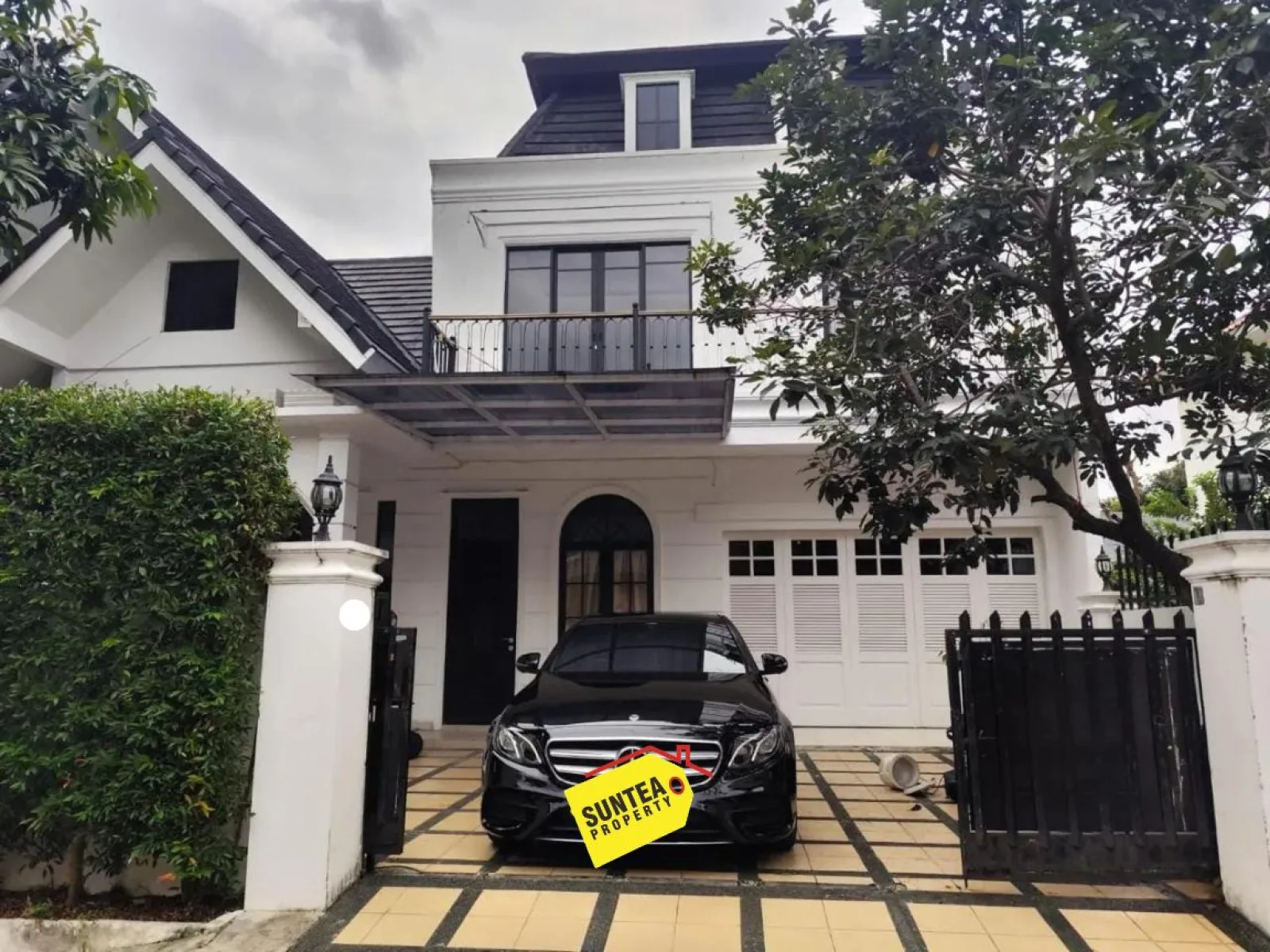 Rumah Mewah Dijual di Taman Pendidikan Cilandak, SHM dengan 6 AC