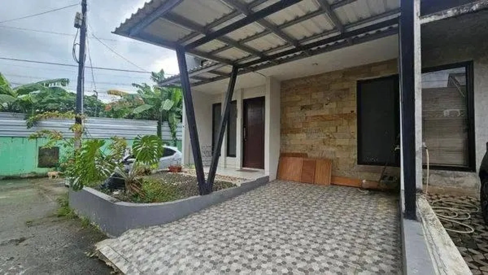 Rumah Dijual di Ciputat, 1 Lantai Harga Terjangkau Hadap Selatan SHM