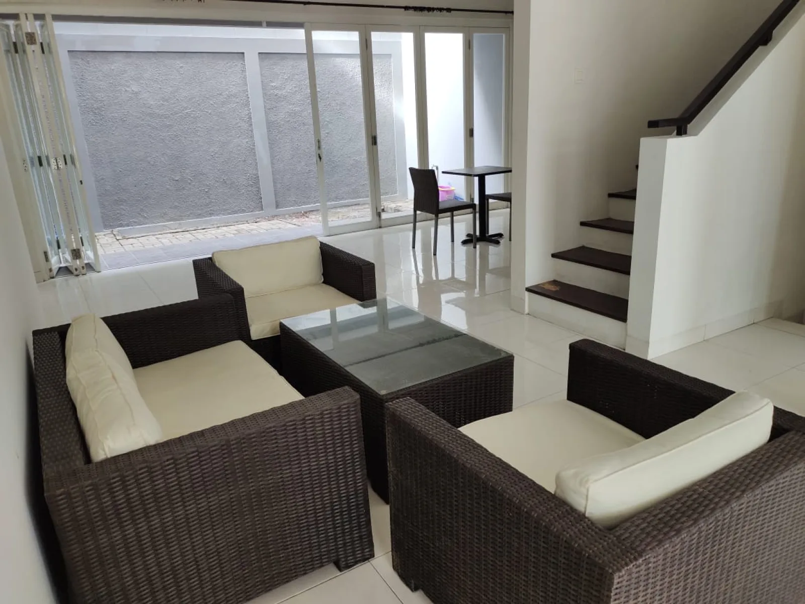 Dijual Rumah di emerald view Bintaro Sektor 9